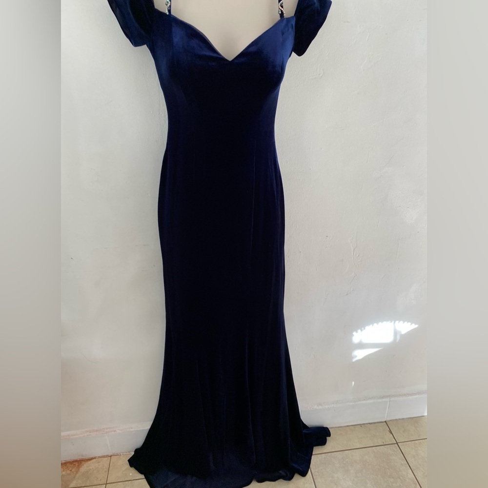 Dancing Queen velvet Midnight Blue Gown - Picture 5 of 13